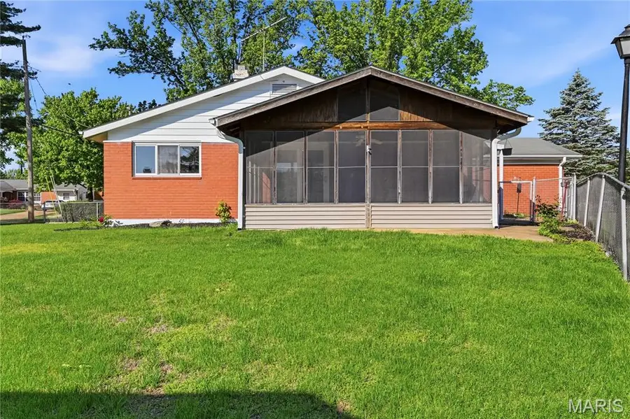 2723 Buckingham Drive, Florissant, MO 63033 - #2