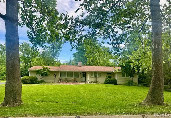 9 Ranch Lane, St Louis, MO 63131