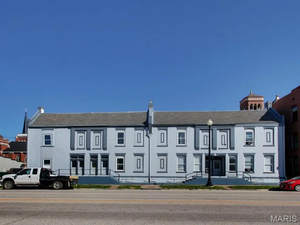 504 Broadway Street, Hannibal, MO 63401 - #1
