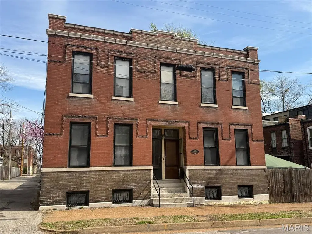 1211 Victor Street, Saint Louis, MO 63104 - #1