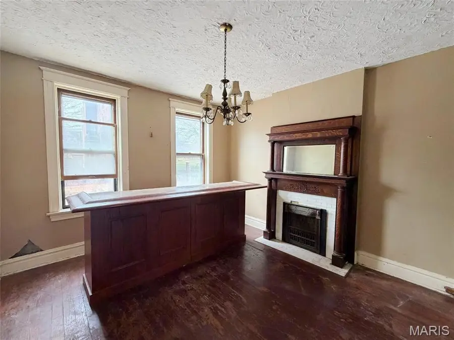 1211 Victor Street, Saint Louis, MO 63104 - #3
