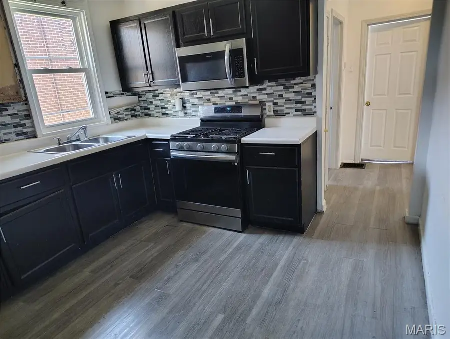 5534 Beacon Avenue, Saint Louis, MO 63120 - #3