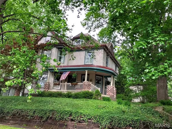320 N Fourth Street, Greenville, IL 62246