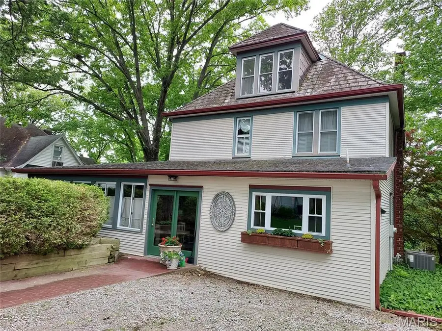 320 N Fourth Street, Greenville, IL 62246 - #2