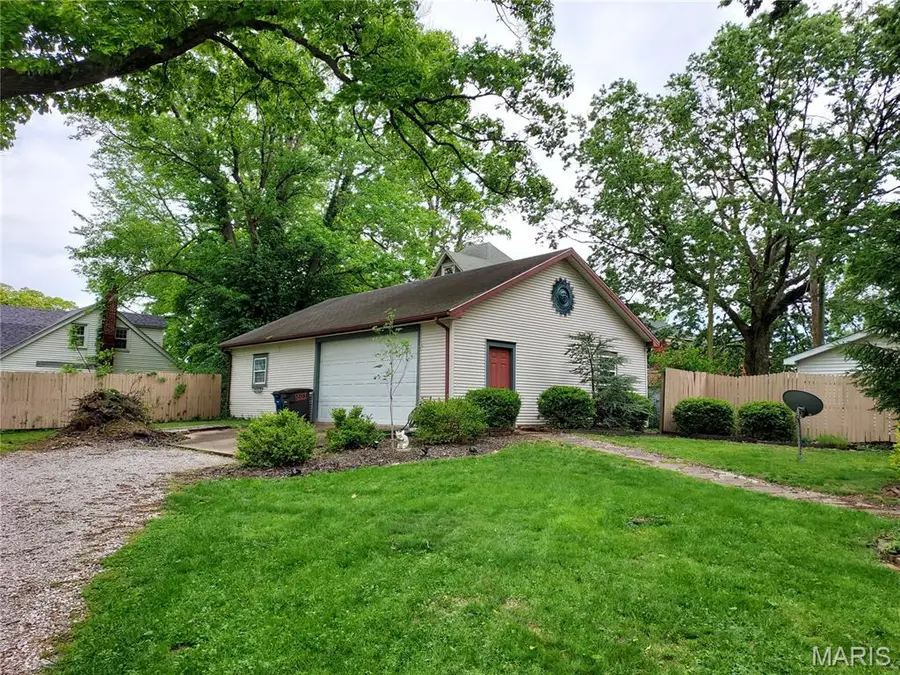 320 N Fourth Street, Greenville, IL 62246 - #3