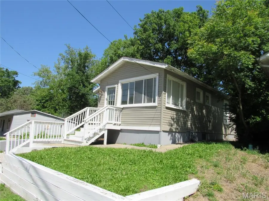3034 Glenwood Avenue, Alton, IL 62002 - #3