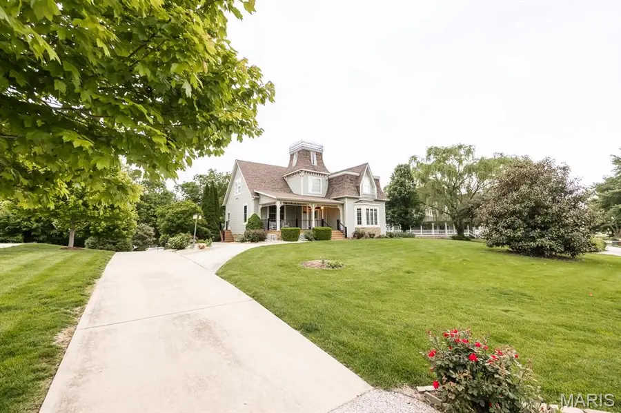 116 S Lindenwood Drive, Collinsville, IL 62234 - #2