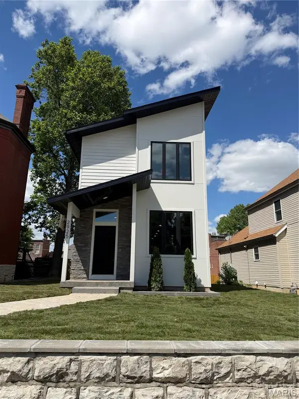 2925 Lafayette Avenue, St Louis, MO 63104