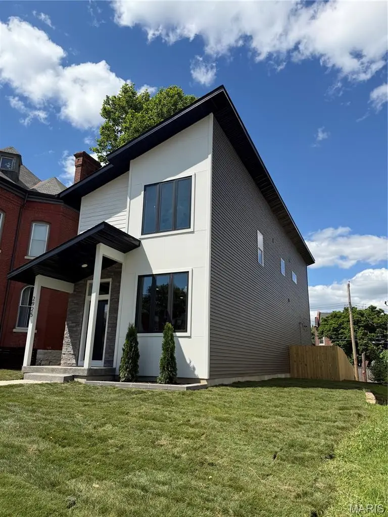 2925 Lafayette Avenue, Saint Louis, MO 63104 - #2