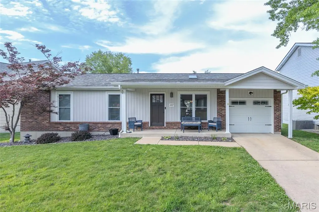 4367 Meadowgreen Estates Dr, Saint Louis, MO 63129 - #1