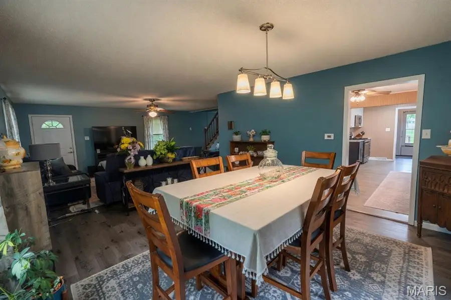 407 E Spruce Street, Gillespie, IL 62033 - #3