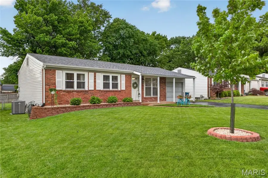 2847 Laurel View Lane, Maryland Heights, MO 63043 - #2
