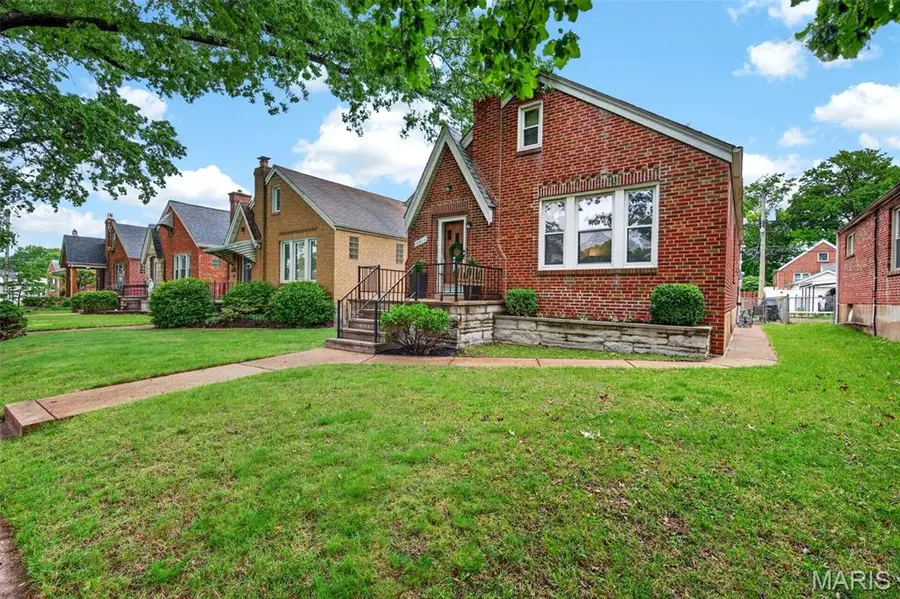 5811 Oleatha Avenue, Saint Louis, MO 63139 - #2