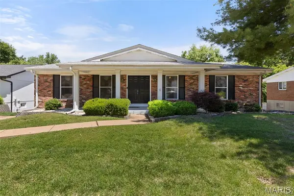23 Quail Woods Drive, Fenton, MO 63026