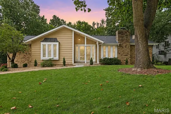 15350 Thistlebriar Court, Chesterfield, MO 63017