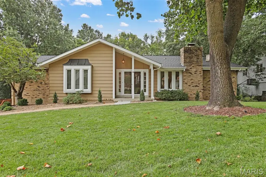 15350 Thistlebriar Court, Chesterfield, MO 63017 - #2