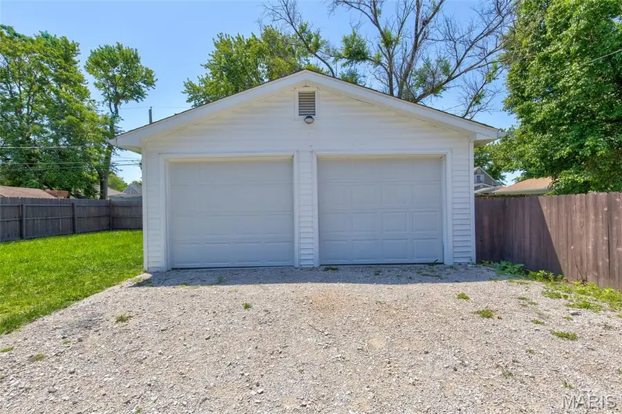 226 E Penning Avenue, Wood River, IL 62095 - #2