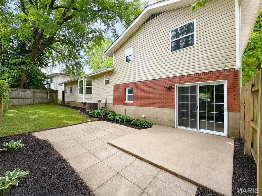 216 Laurel Drive, Fairview Heights, IL 62208 - #3
