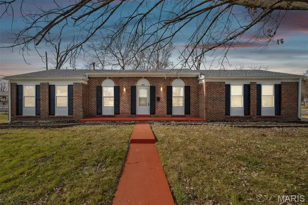 2365 Thunderbird Avenue, Florissant, MO 63033