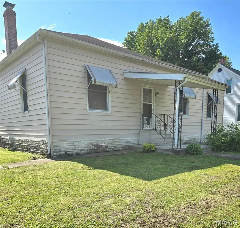 401 S Van Buren Street, New Athens, IL 62264 - #3