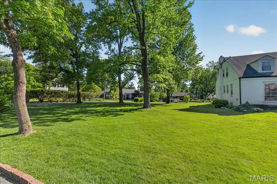 59 Middlesex Drive, Saint Louis, MO 63144 - #3