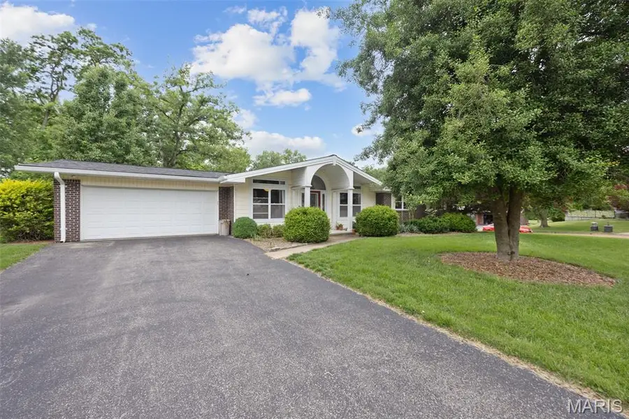 111 La Gorce Drive, Chesterfield, MO 63017 - #2