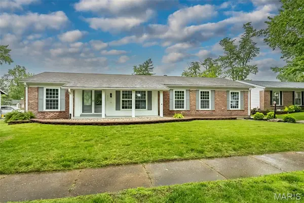 2111 Shoreham Drive, Florissant, MO 63033