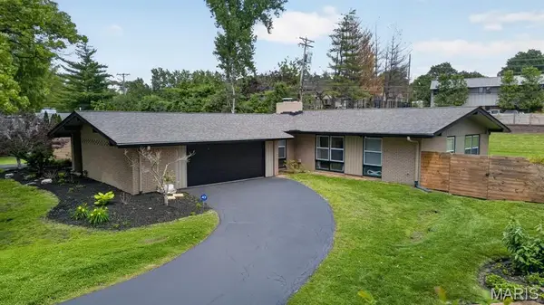 2 Sunswept Drive, St Louis, MO 63141