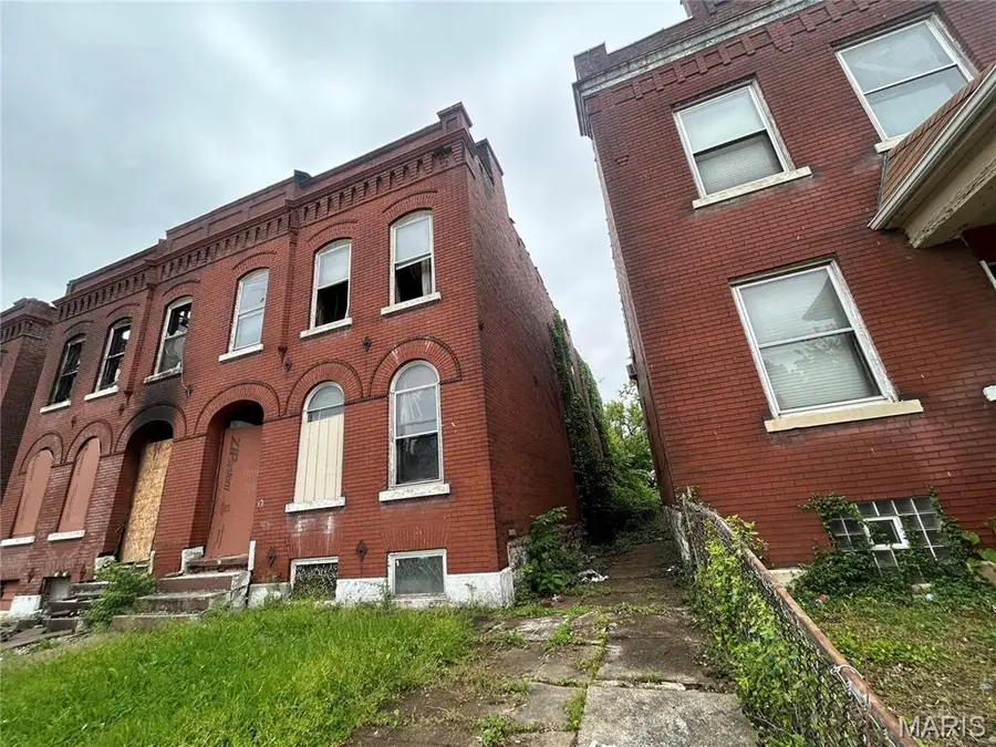 4044 Labadie Avenue, Saint Louis, MO 63107 - #3
