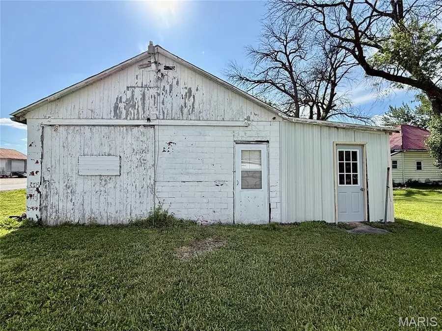 409 Cleveland Street, Shelbina, MO 63468 - #3