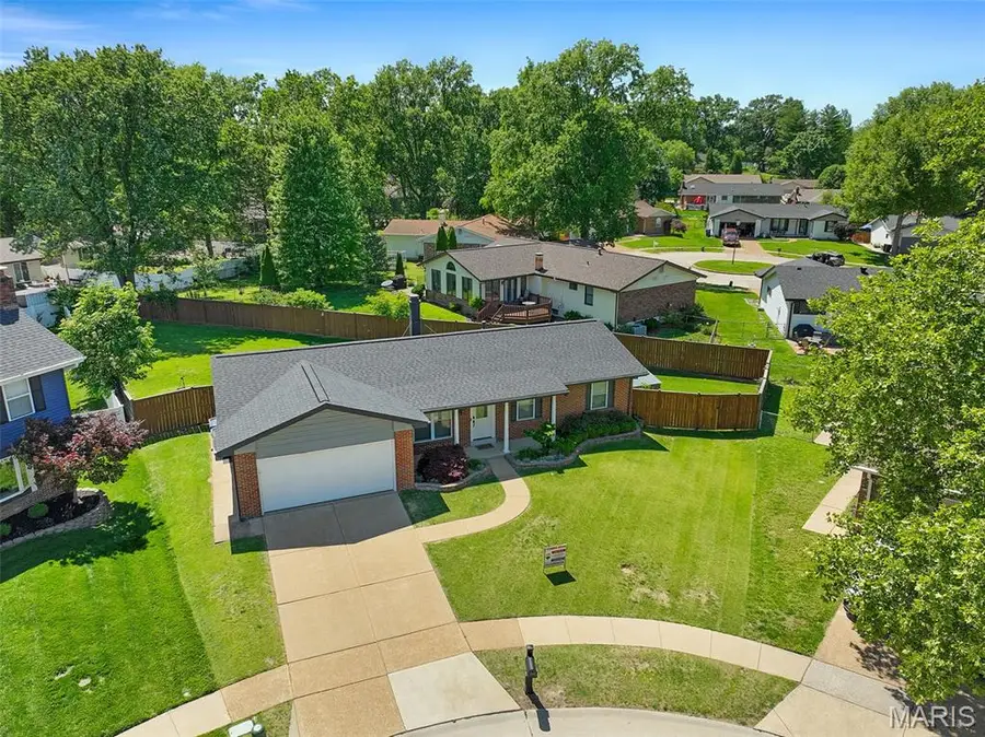 5859 Hunterbrook Court, Oakville, MO 63129 - #2