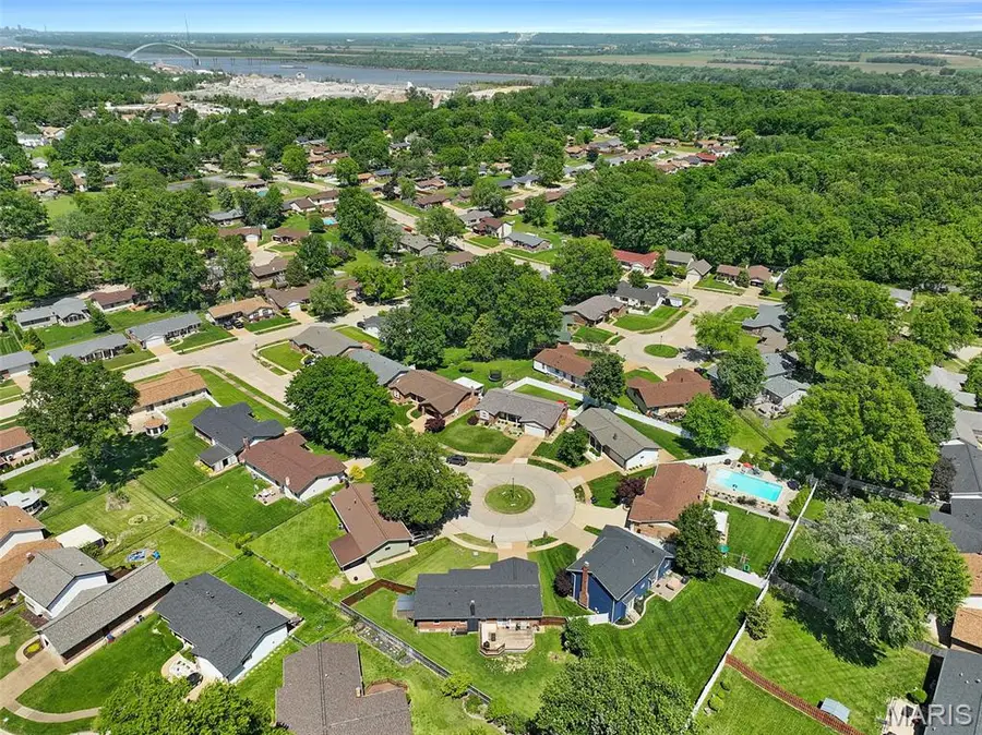 5859 Hunterbrook Court, Oakville, MO 63129 - #3