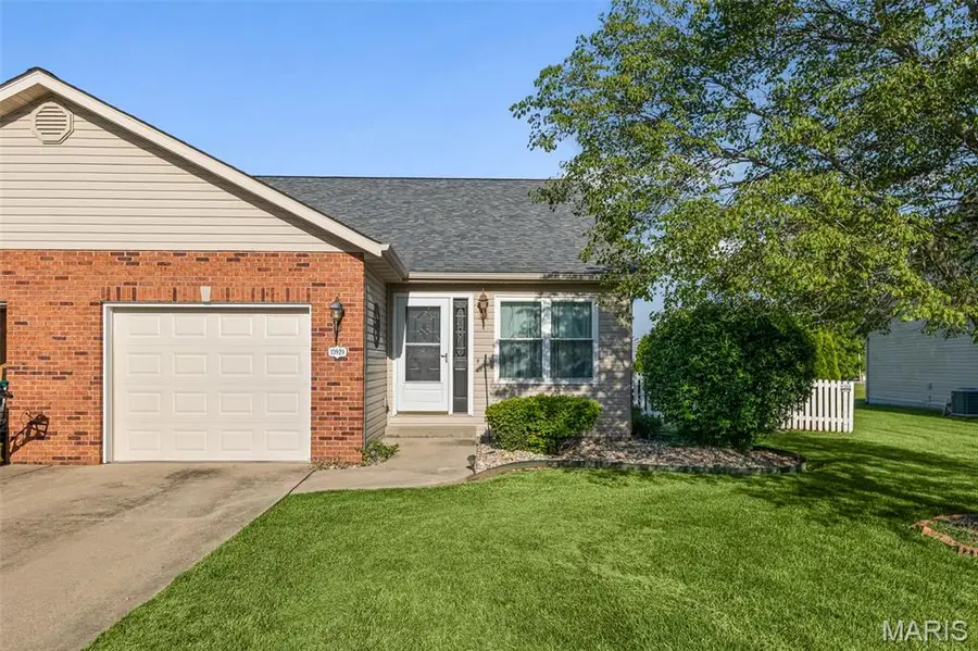 10929 Kentfield Drive, Lebanon, IL 62254 - #3
