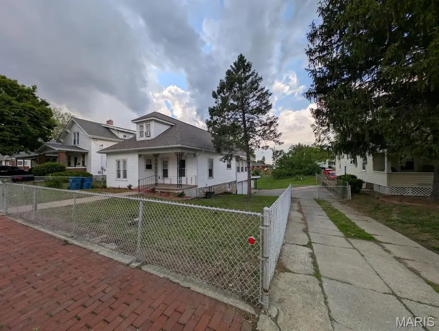208 W Elm Street, Alton, IL 62002 - #3