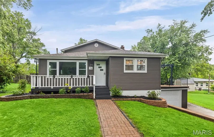 796 Oakwood Avenue, East Alton, IL 62024 - #2