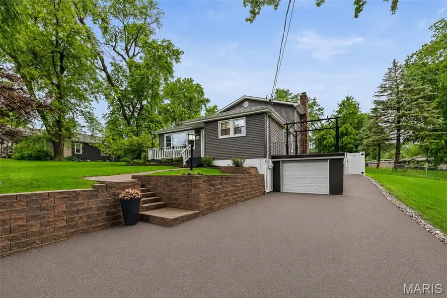 796 Oakwood Avenue, East Alton, IL 62024 - #3