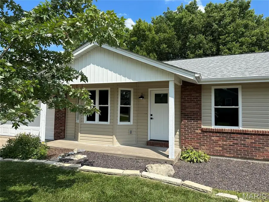806 S Yosemite Court, Saint Peters, MO 63376 - #2