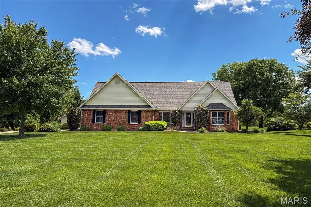 752 E 4th Street, Aviston, IL 62216 - #1