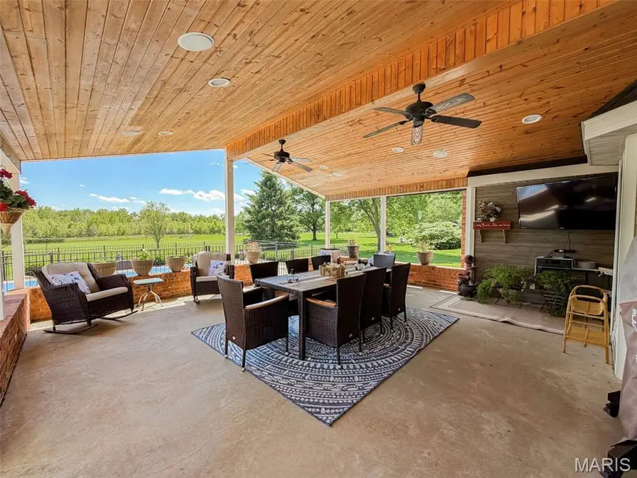 752 E 4th Street, Aviston, IL 62216 - #2