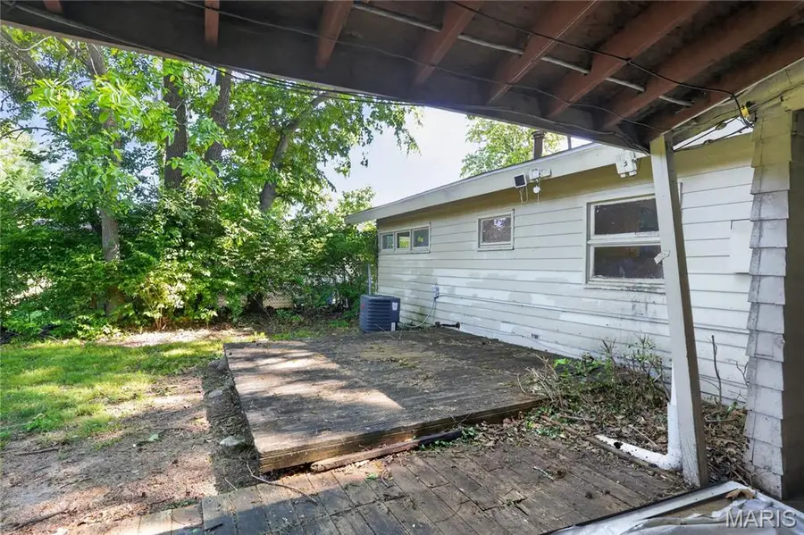 16 Brightwell Court, Florissant, MO 63031 - #2