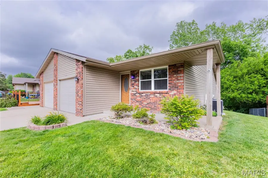883 Lester Avenue, Collinsville, IL 62234 - #3