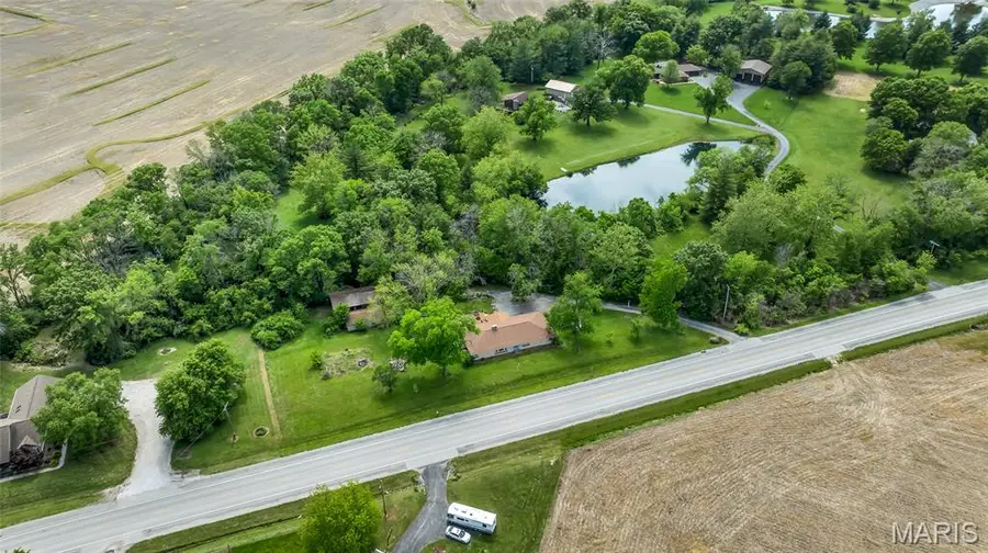 6137 Floraville Road, Millstadt, IL 62260 - #2