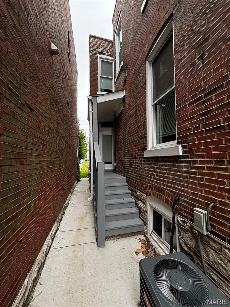 2758 Rutger Street, Saint Louis, MO 63104 - #3