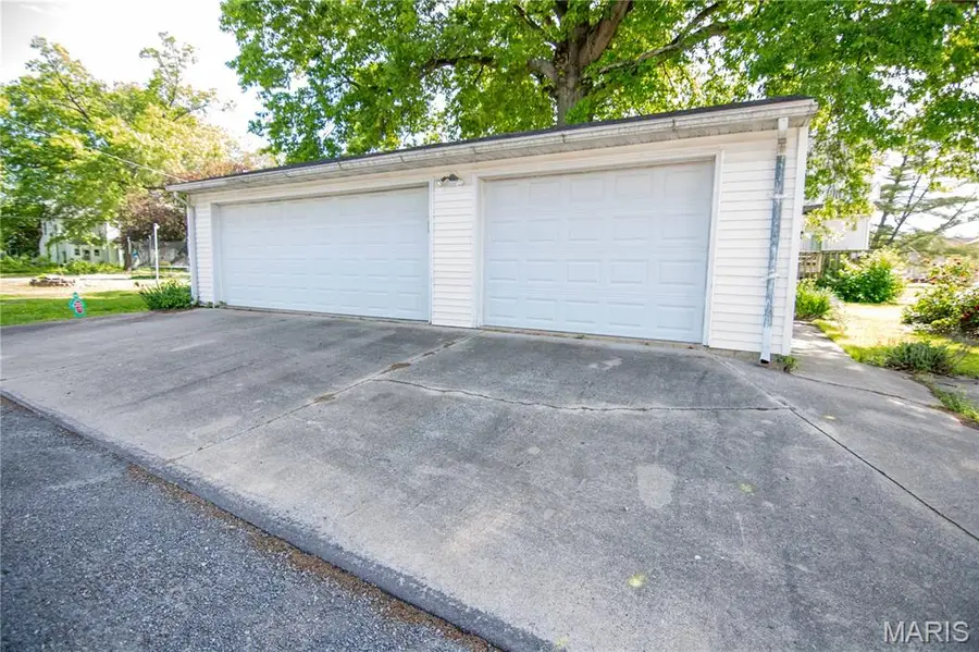 321 N 1st Street, Vandalia, IL 62471 - #3