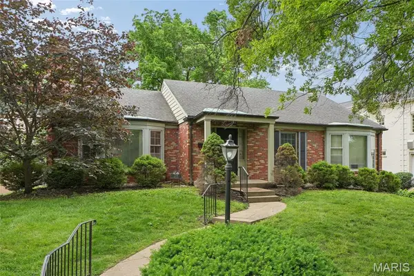 214 Topton Way, Clayton, MO 63105