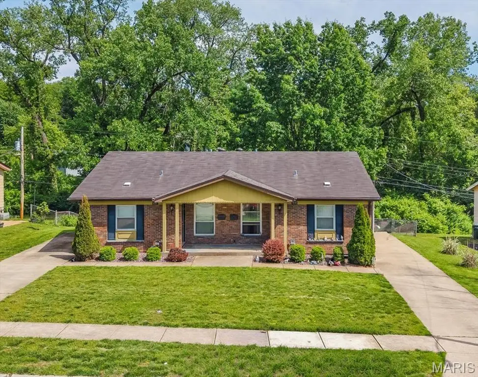 5239 Ville Anita Court, Hazelwood, MO 63042 - #1