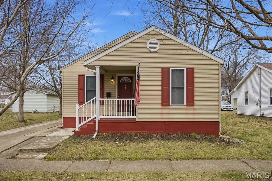 509 E Winter Avenue, Greenville, IL 62246 - #2