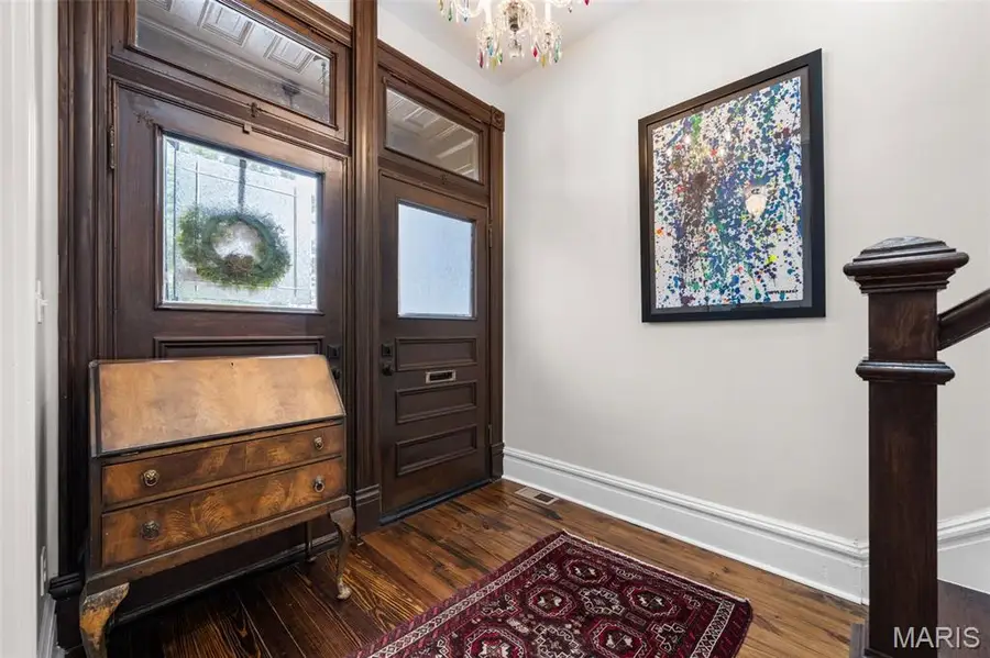 2745 Armand Place, Saint Louis, MO 63104 - #2