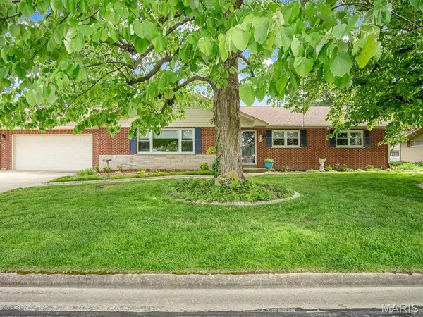 270 Charles Street, Red Bud, IL 62278
