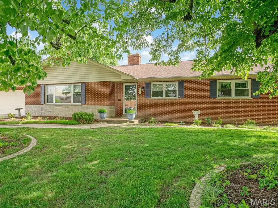 270 Charles Street, Red Bud, IL 62278 - #3